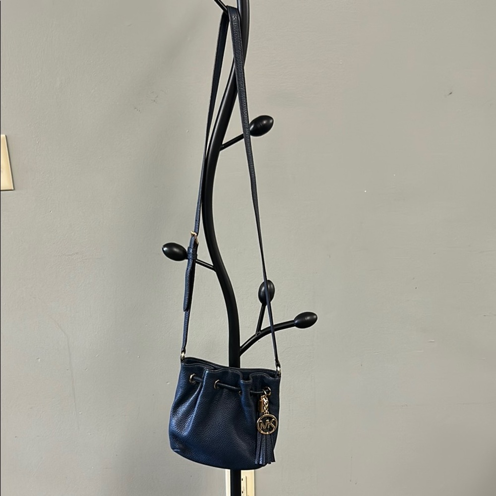 Michael Kors Navy Pebbled Leather Drawstring Crossbody with Gold MK Charm - Picture 2 of 11